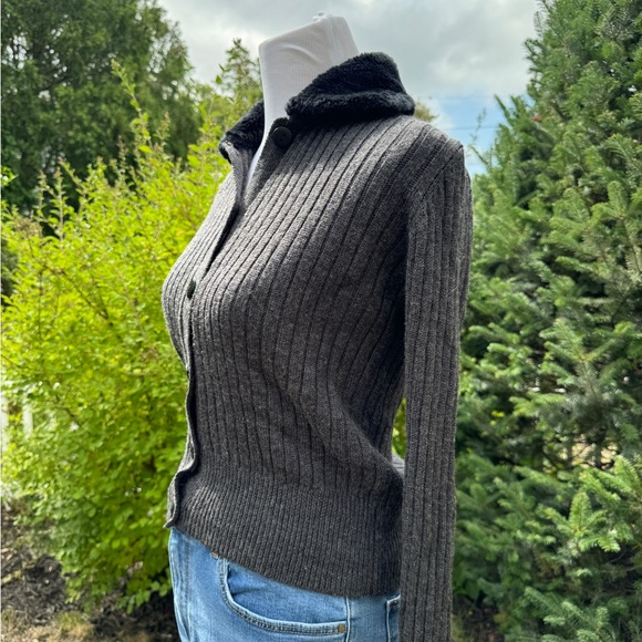 Nina Charles accent sweater - Picture 3 of 12